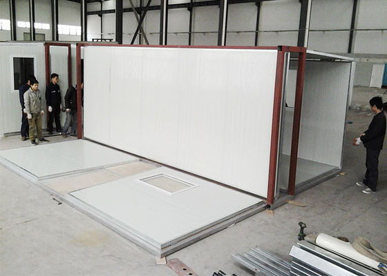 بیمارستان صحرایی قابل حمل: پناهگاه خرپایی فولادی با نور سفید برای واکنش اضطراری