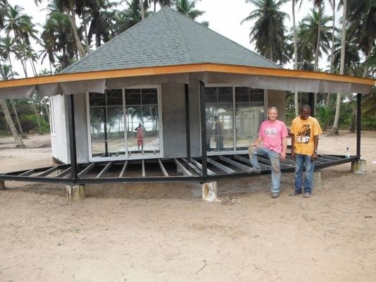 خرپا فولادی سبک پیش ساخته هتل نیمکت / جزیره ریزورت ساحلی ییلاقی روی آب